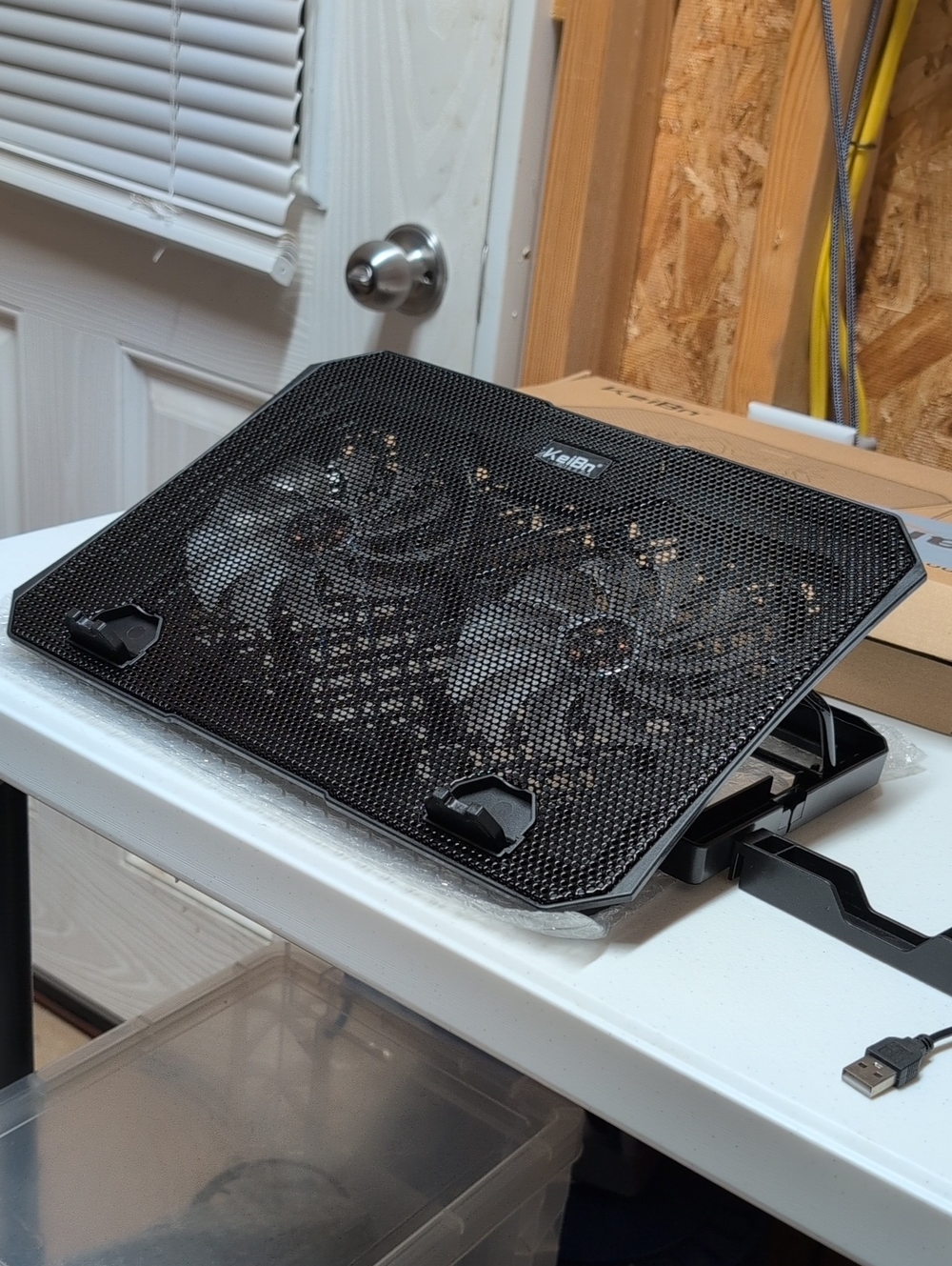 KeiBn Laptop Cooling Pad - Black. (95)